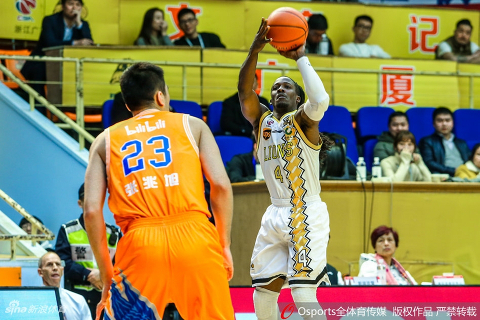CBA第30轮：广厦113-105上海 (2).jpg