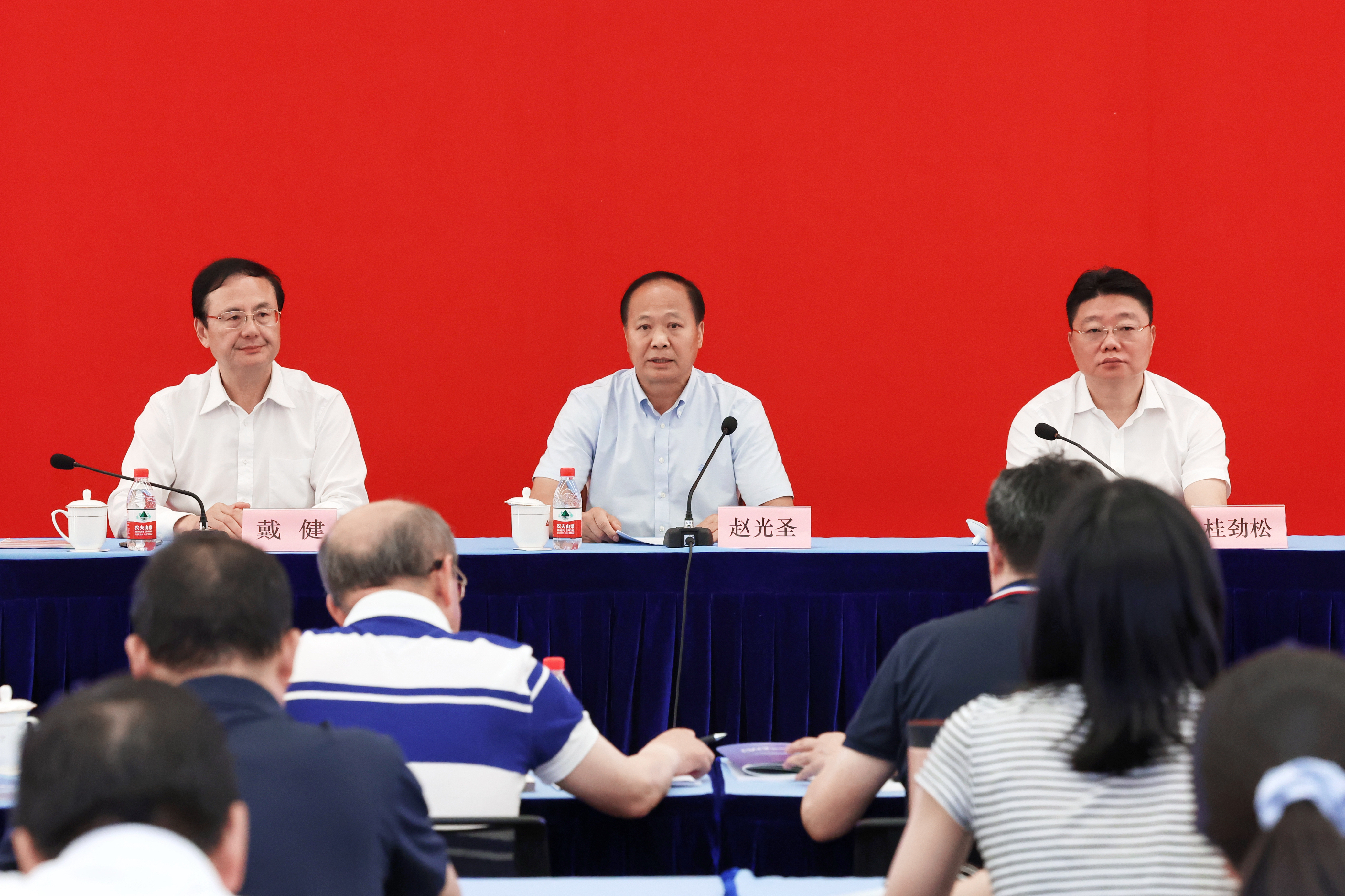 上海经常参加体育锻炼人数比例达50.1% 健步走、跑步、自行车、羽毛球、游泳最受欢迎.jpg