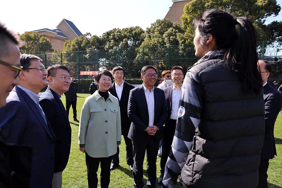 解冬副市长一行赴东方绿舟体育训练基地慰问运动队 (2).jpg